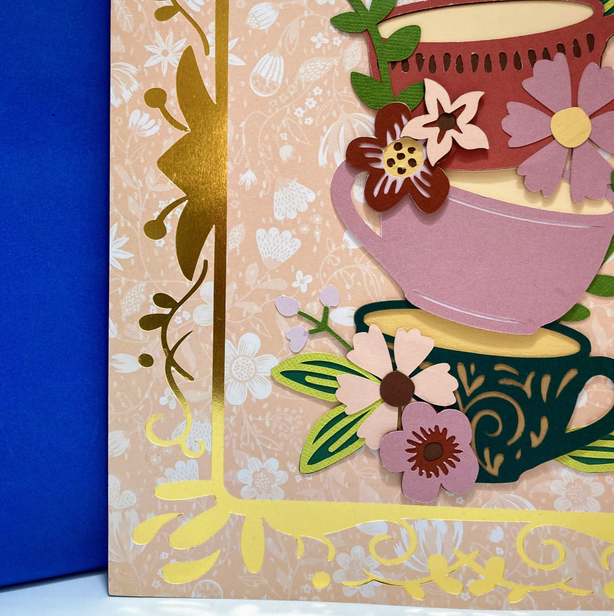 C'est Mon Thé Decorative Frame - Rose background detail right